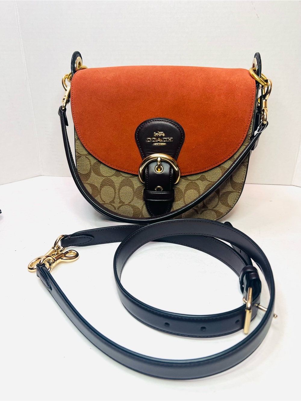 NWOT Coach Signature suede  Cleo 23 Crossbody & Shoulder bag-Never used